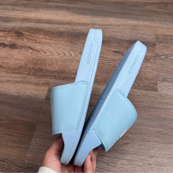 adidas Women's Blue Adilette Slide Sandals Size 6 - Picture 7 of 9